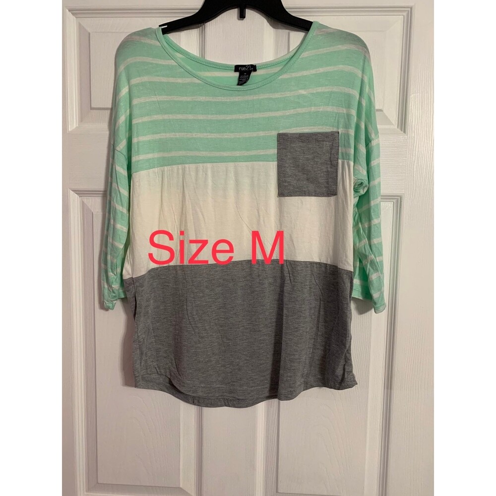 Rue21 3/4 sleeve shirt Size M New without tag